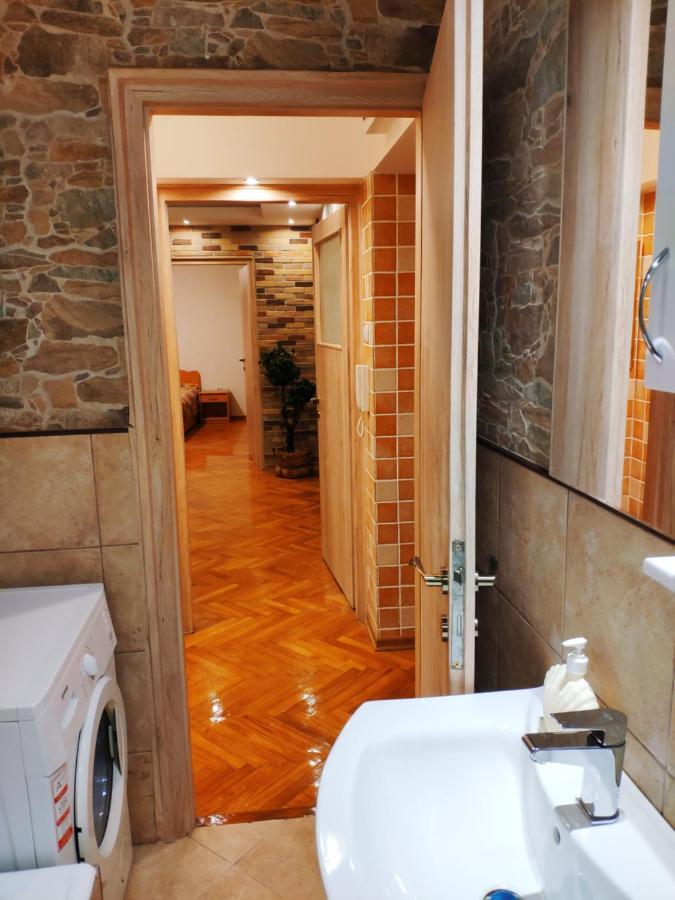 V2 With Love - Vintage Modern And Spacious Belgrad Exteriör bild